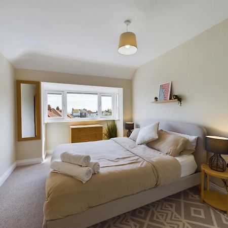 Stones Throw - Stunning House, Mins From Beach And Dogs Welcome บรอดสแตร์ส ภายนอก รูปภาพ