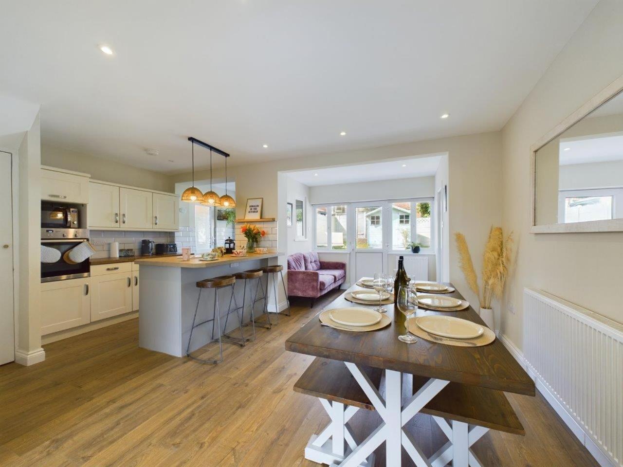 Stones Throw - Stunning House, Mins From Beach And Dogs Welcome บรอดสแตร์ส ภายนอก รูปภาพ