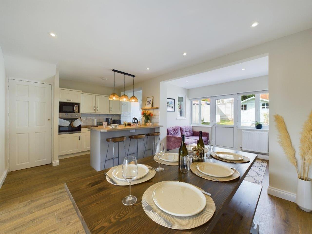 Stones Throw - Stunning House, Mins From Beach And Dogs Welcome บรอดสแตร์ส ภายนอก รูปภาพ