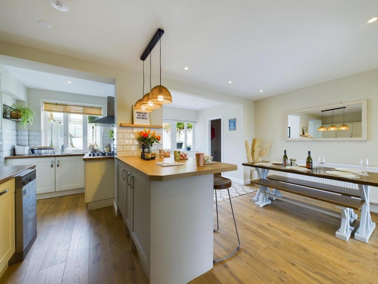 Stones Throw - Stunning House, Mins From Beach And Dogs Welcome บรอดสแตร์ส ภายนอก รูปภาพ