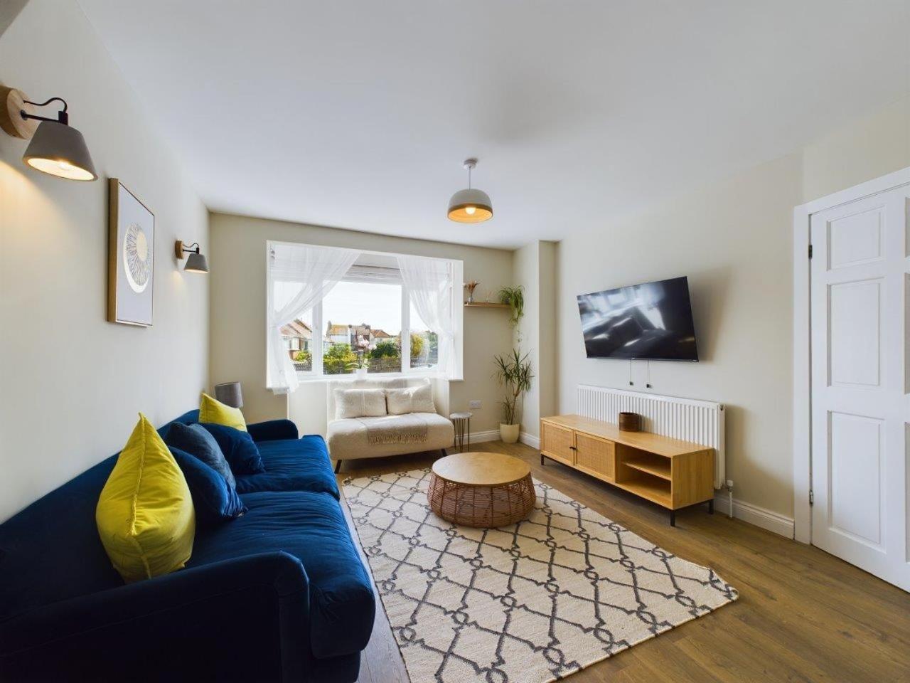 Stones Throw - Stunning House, Mins From Beach And Dogs Welcome บรอดสแตร์ส ภายนอก รูปภาพ